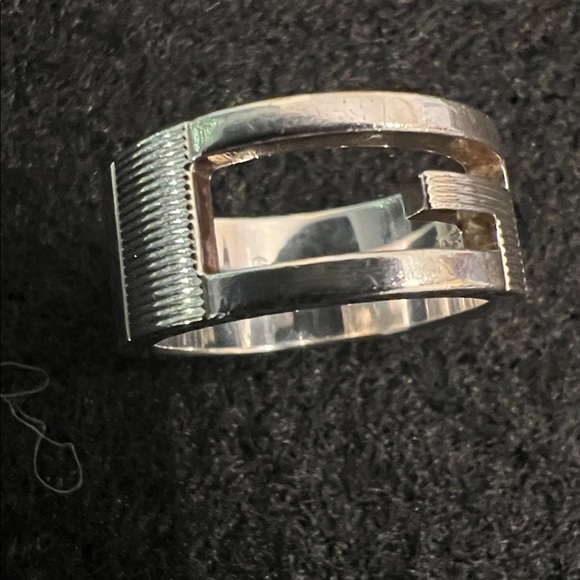 Gucci Silver Women's Modern Ring EUC, European size 10 US 5 - Picture 7 of 11